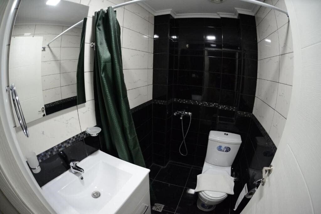 Фотография Crown Hotel 3*