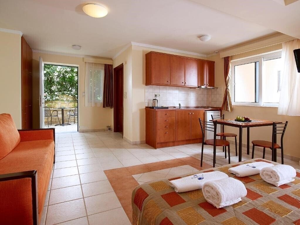 Фото Avantis Suites 4*