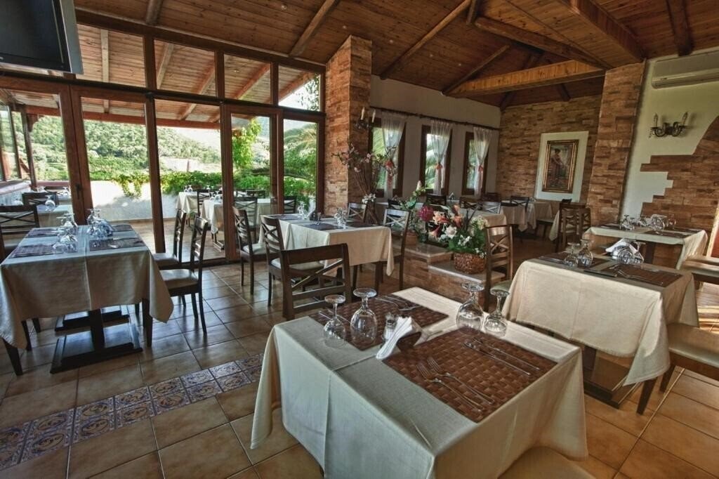 Zdjęcie Castello Rosso 3*