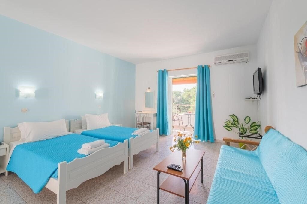 Zdjęcia Crystal Blue Apts 3*