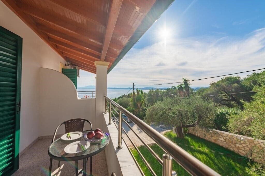 Zdjęcie Crystal Blue Apts 3*