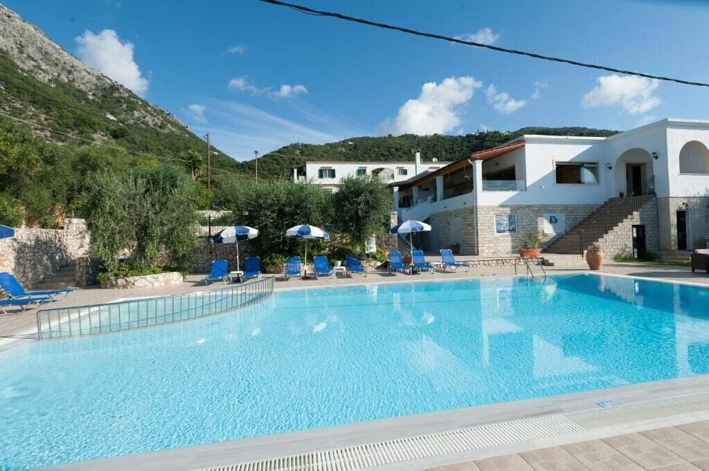 Obraz Crystal Blue Apts 3*