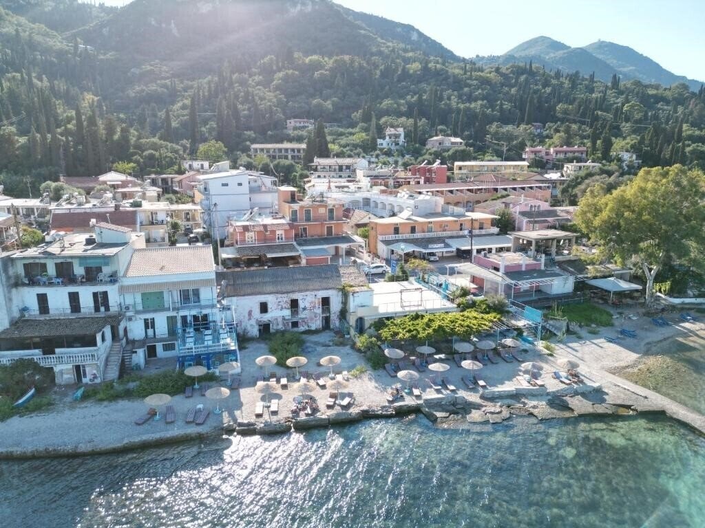 Hotel Avra Budget Beach Hotel 1*