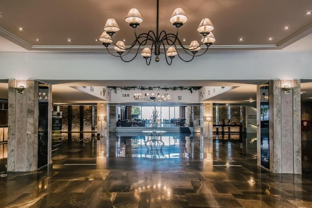 Zdjęcie Corfu Holiday Palace (ex. Aquis Corfu Holiday Palace) 5*