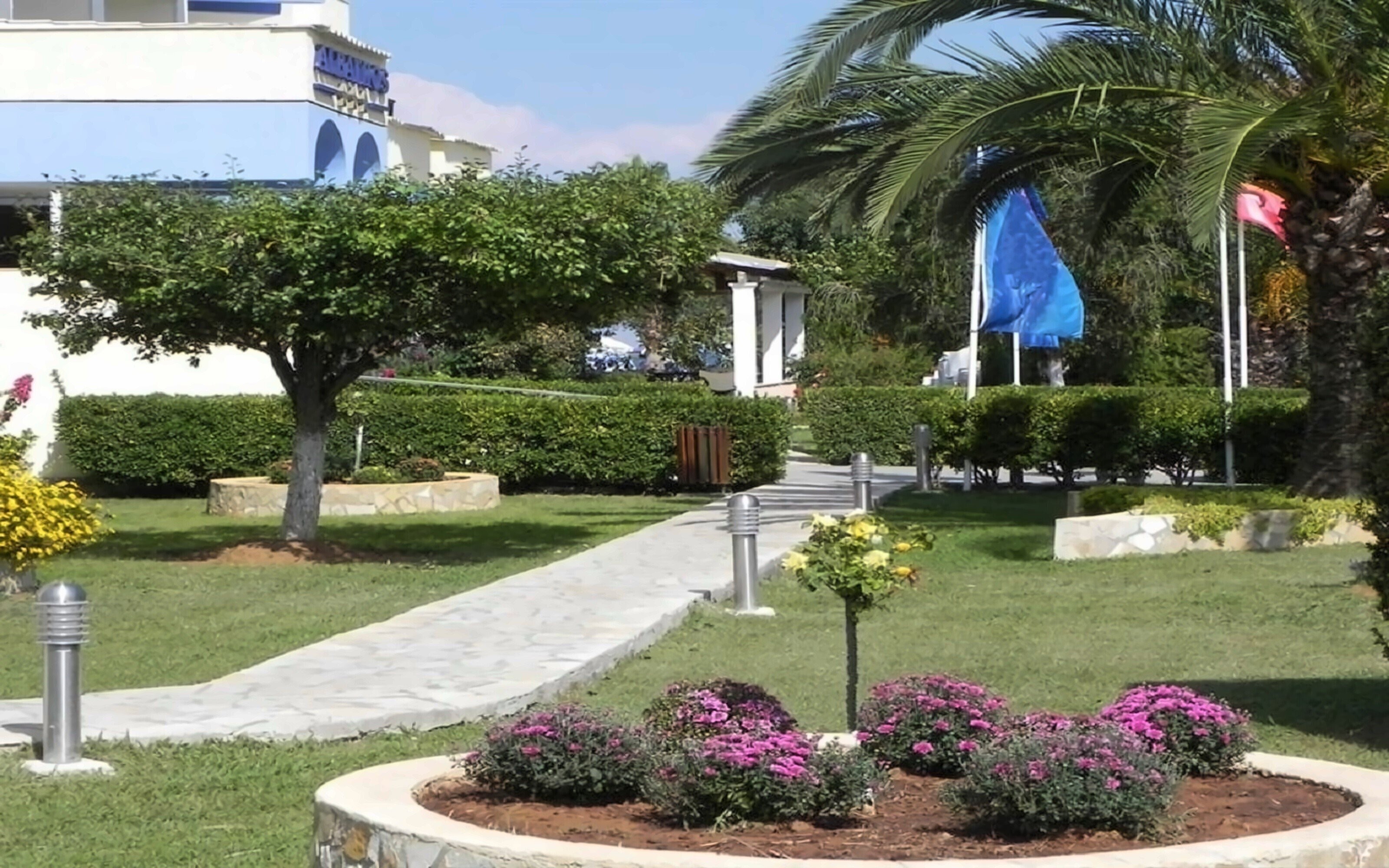 Готель Albatros Hotel (Moraitika) 3*
