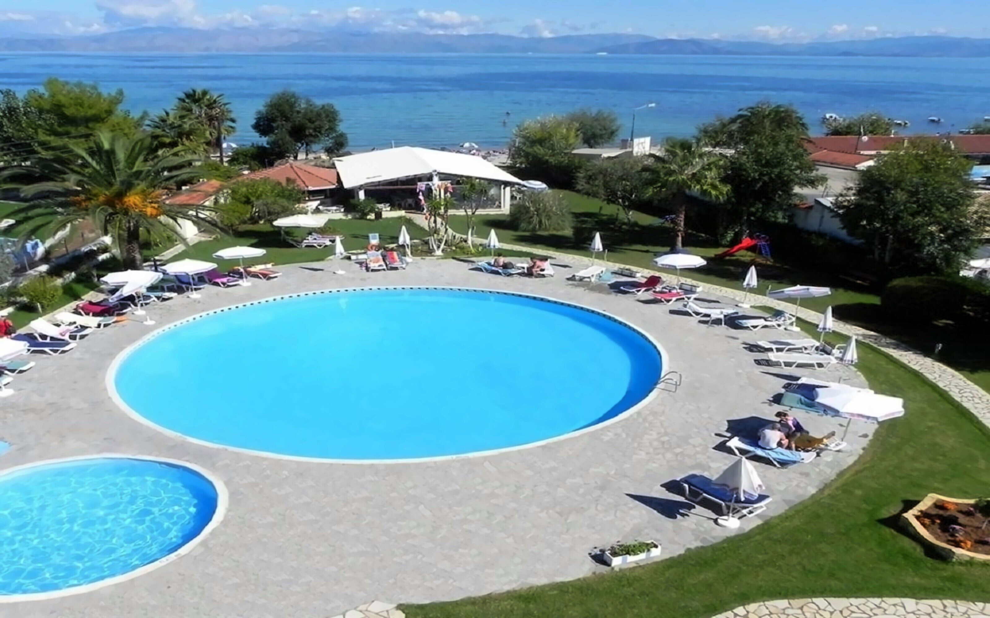 Фото Albatros Hotel (Moraitika) 3*