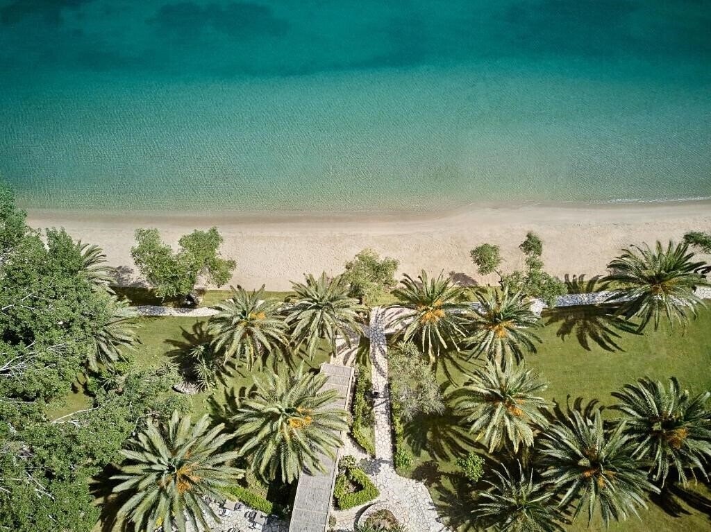 Готель Grecotel Luxme Daphnila Bay 4*