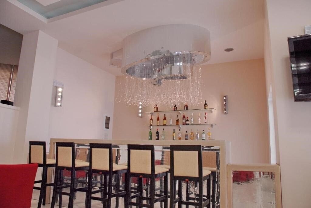 Зображення Glyfada Beach Hotel 3*