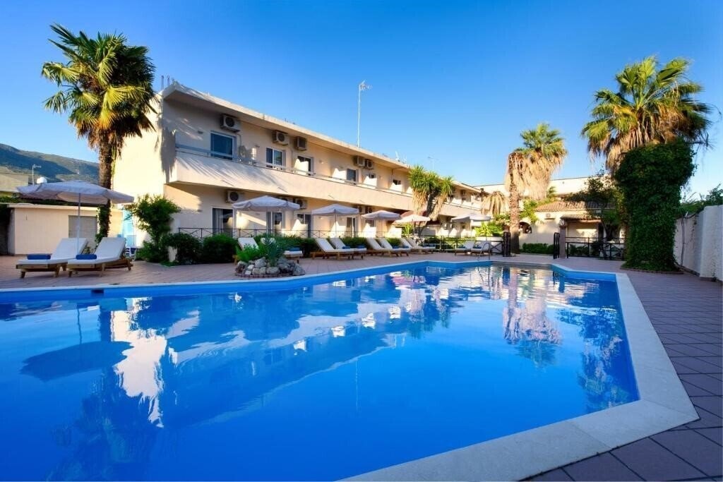 Hotel Ipsos Di Mare Beach 3*