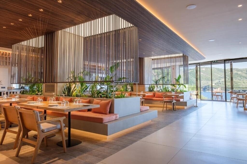 Зображення Akrotiri Beach 4*