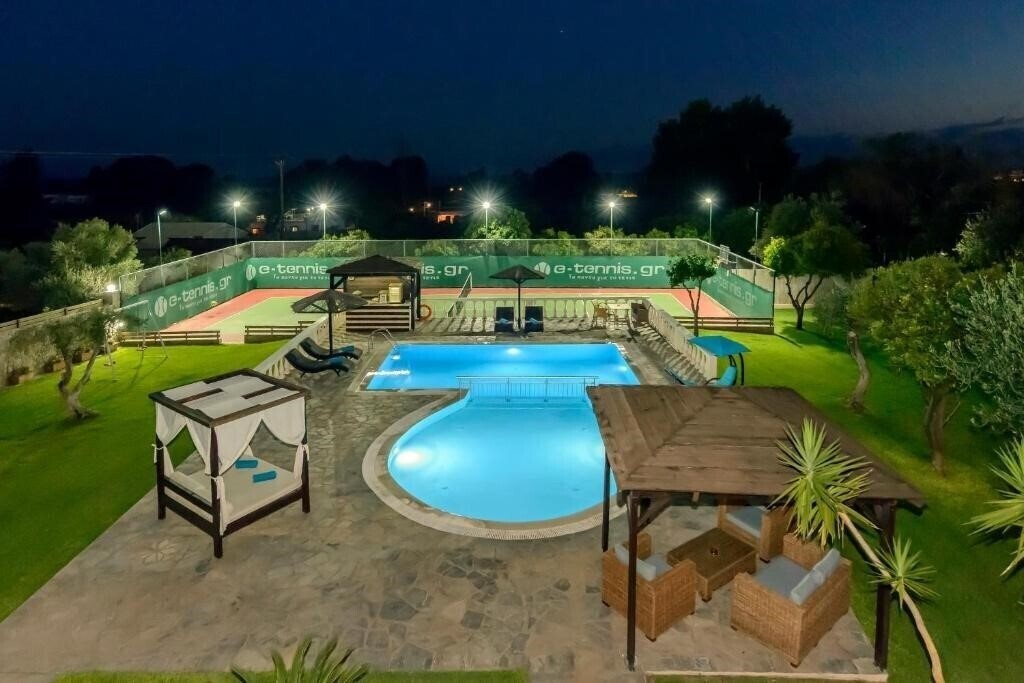 Hotel Villa Maxim 4*
