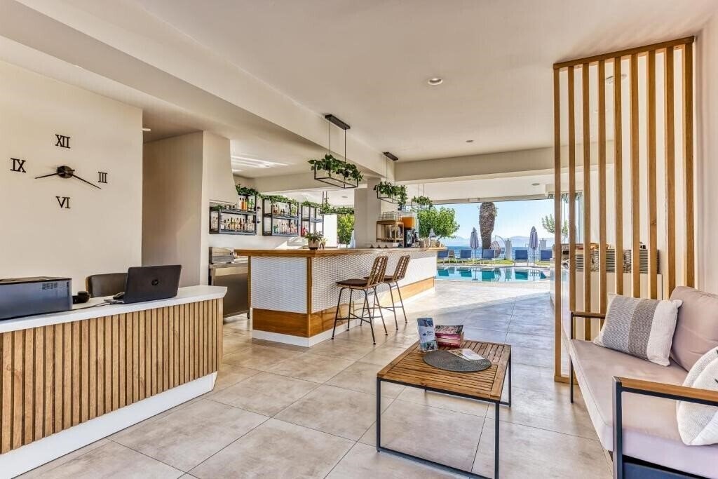 Готель Sirocco Hotel 2*