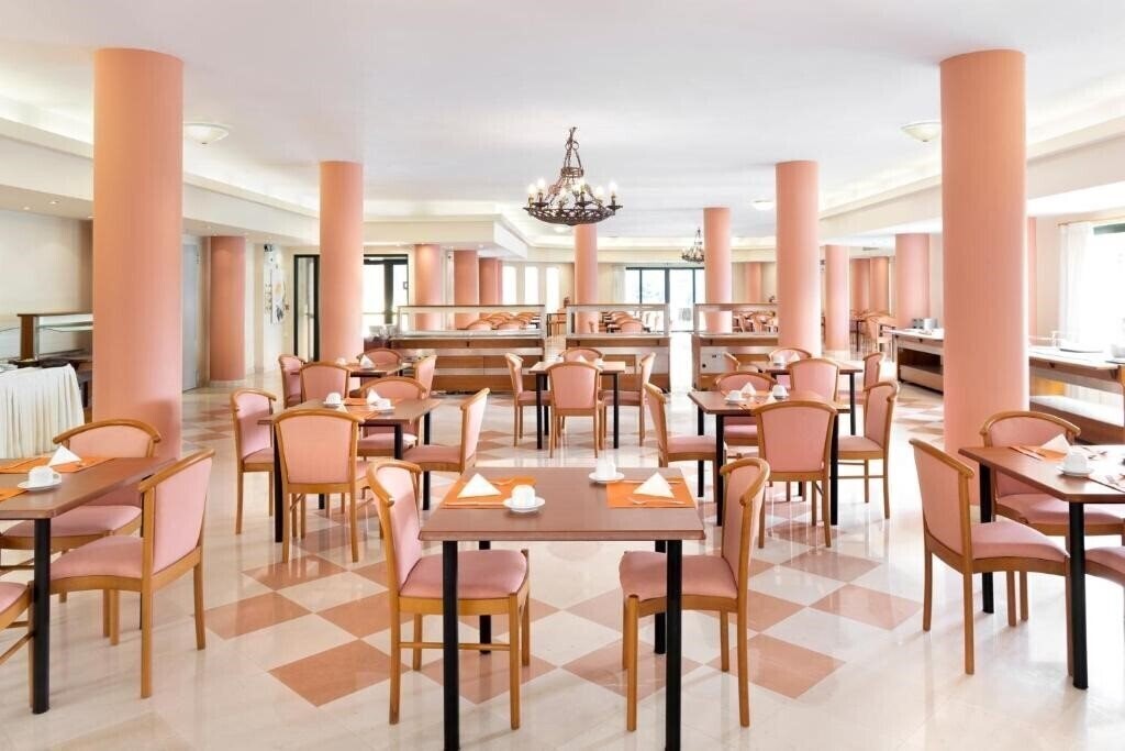 Zdjęcie Century Resort 4*