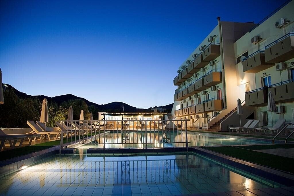 Готель Athinoula Hotel 1*