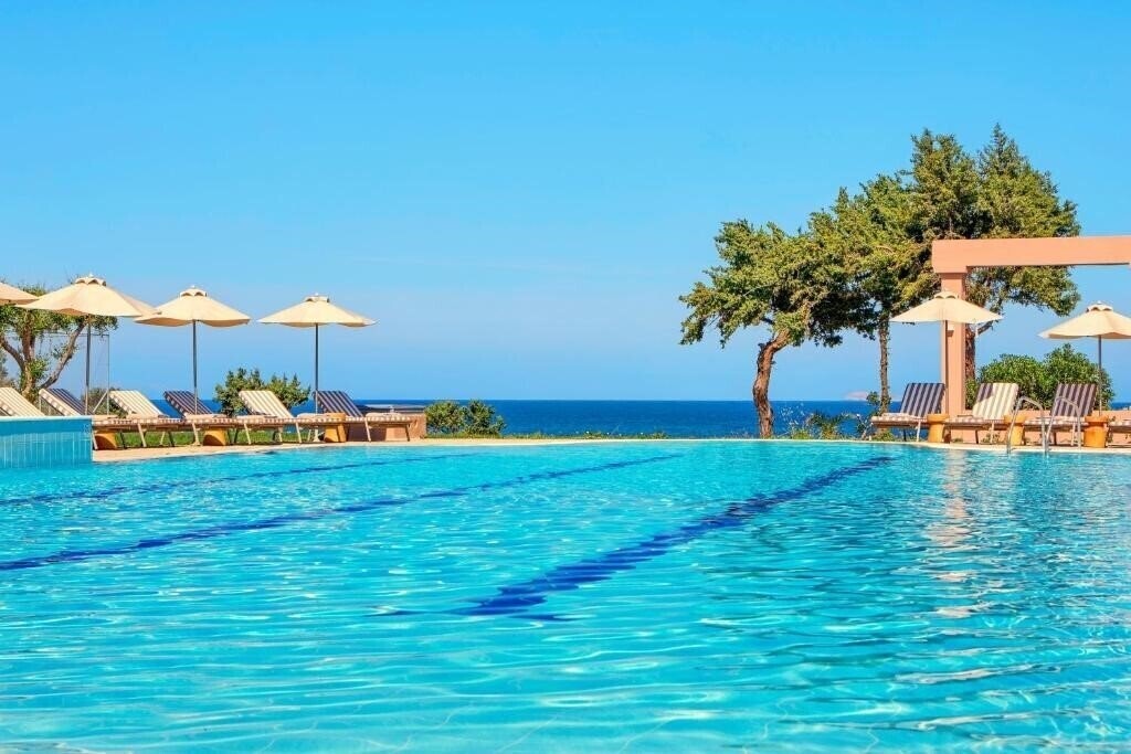 Готель Zeus Kos Beach 5*