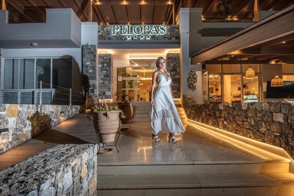 Готель Pelopas Resort 5*