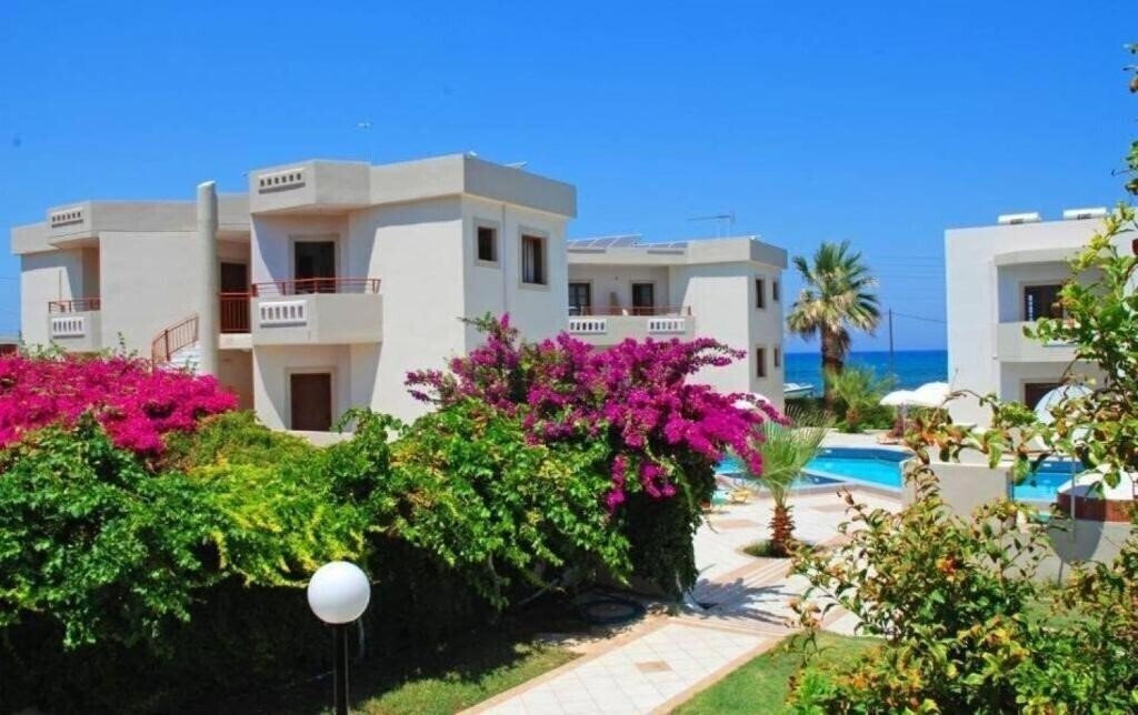 Zdjęcia John Mary Apartments 2*