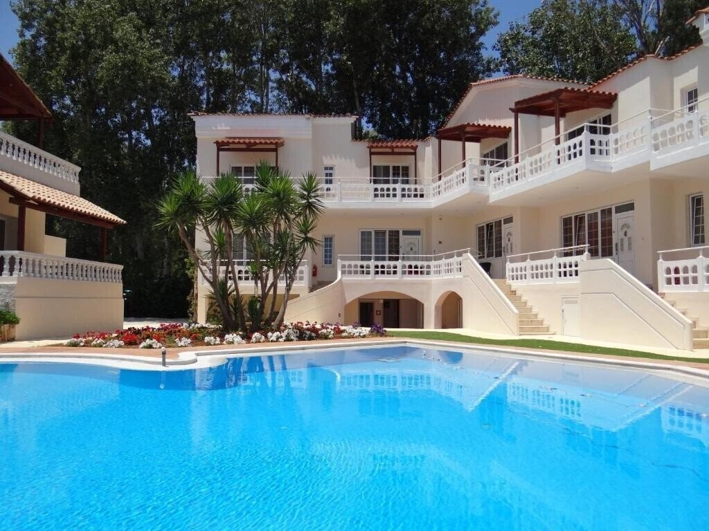 Hotel Perla Beach Apartments 3*