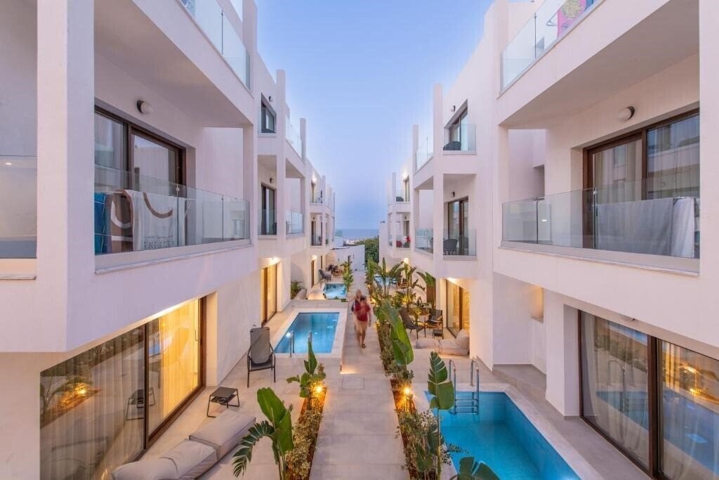 Готель Mika Villas 3*