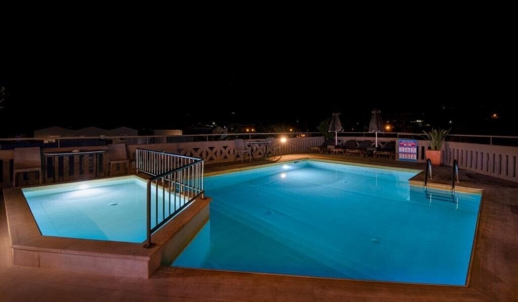 Zdjęcia Labyrinth Hotel 2*