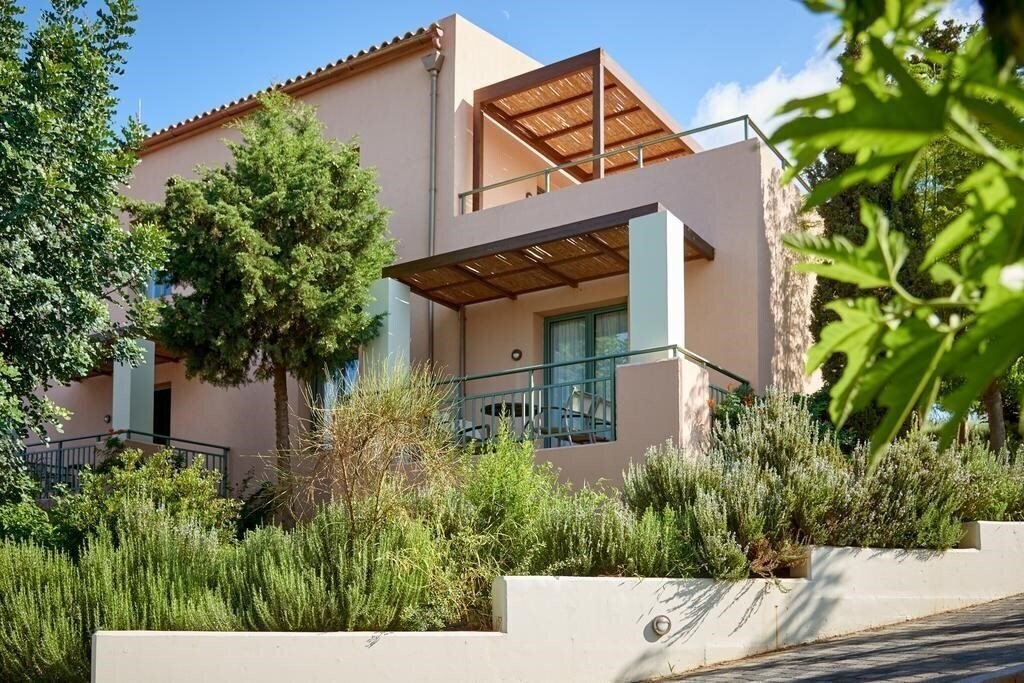 Hotel Village Heights Golf Resort 4*