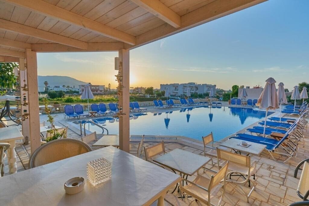 Готель Garden Haven 3*