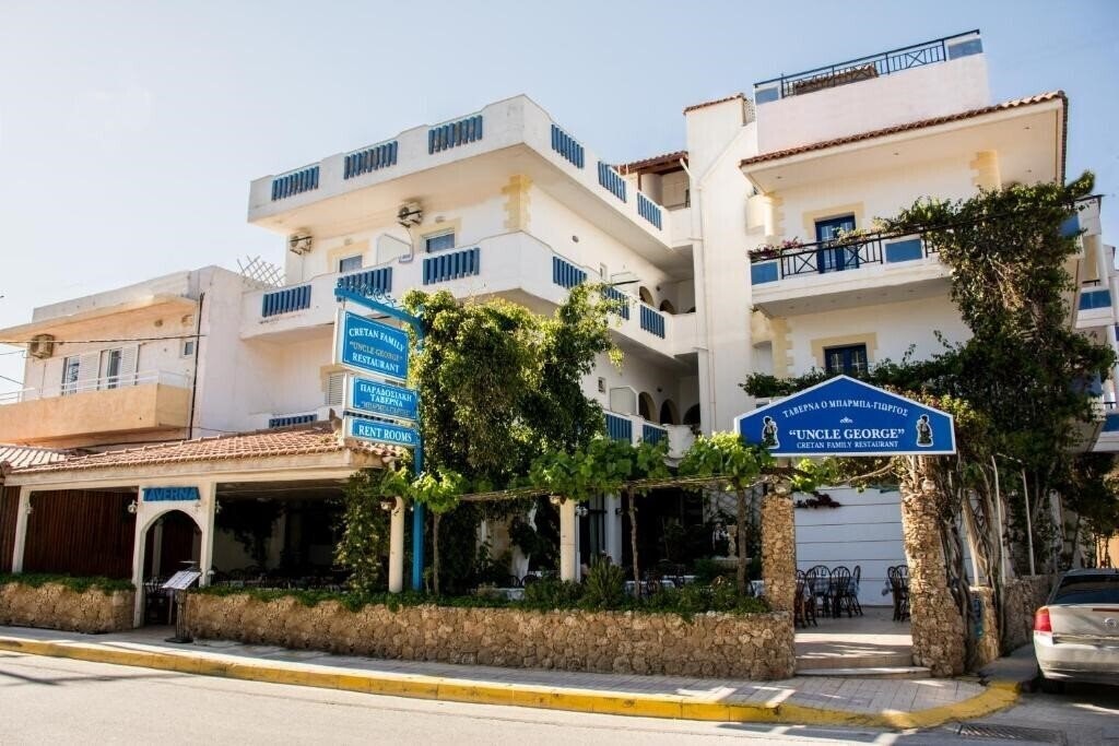 Hotel Uncle George Studios & Apartments 2*