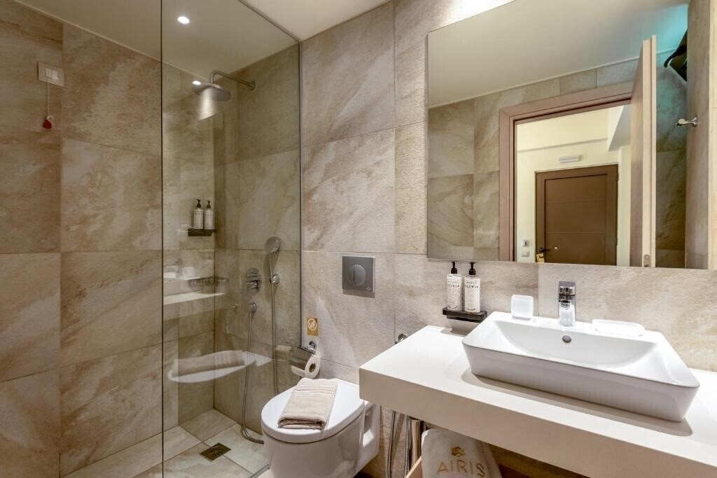 Фото Airis Boutique&Suites 4*
