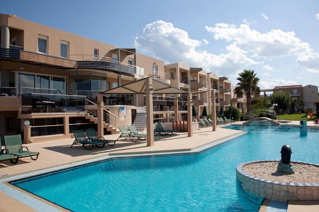 Фото Maleme Mare Beachside Hotel 4*