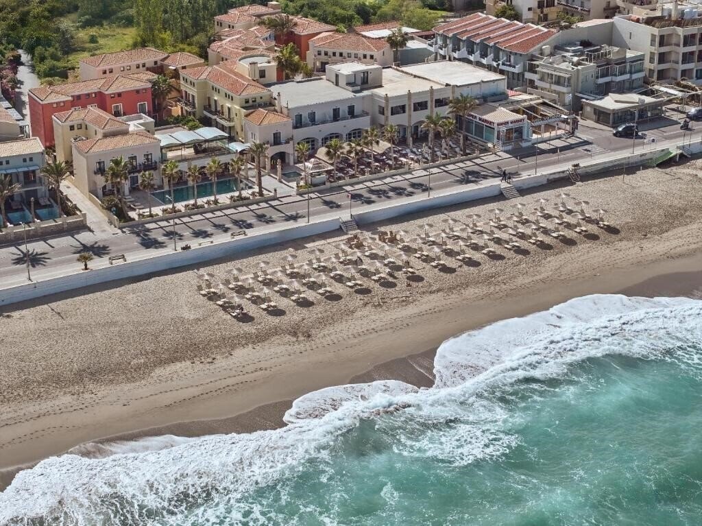 Готель Grecotel Plaza Beach House 4*
