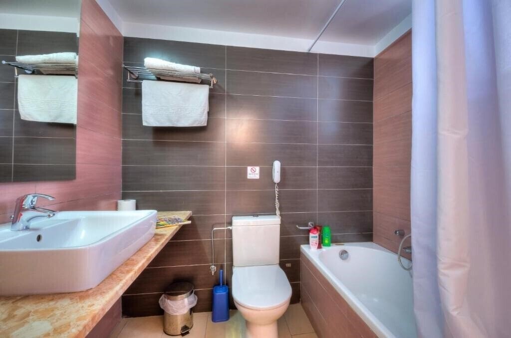 Фотографія Matina Pefkos Aparthotel 3*