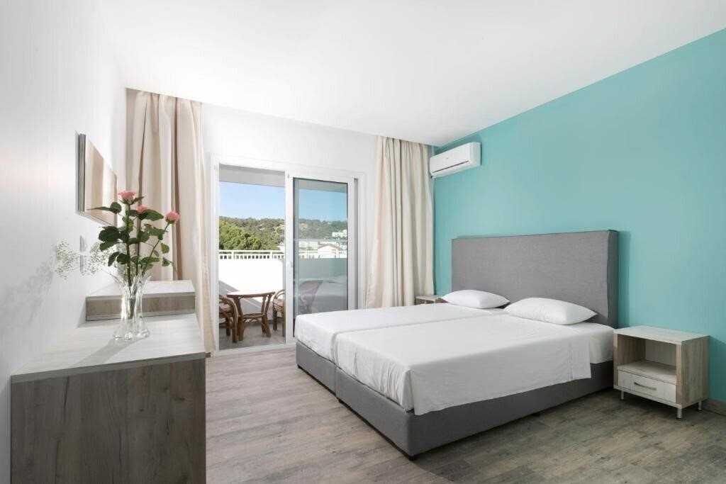 Фотографія Amphitriti Hotel 3*