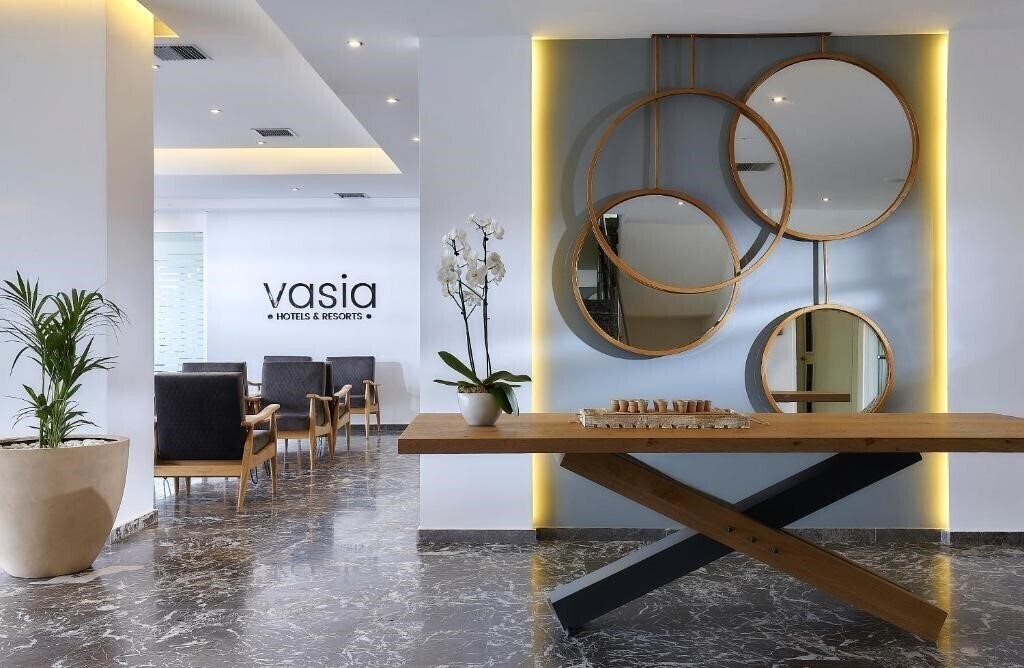 Hotel Vasia Royal Hotel 4*