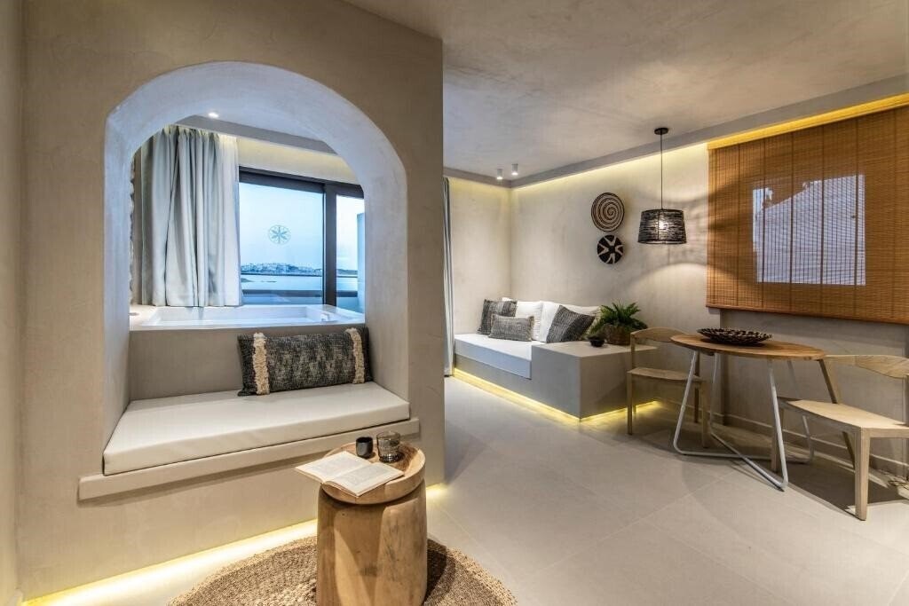 Готель The Sand Suites 5*
