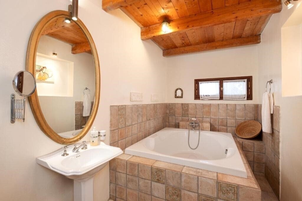 Zdjęcie Villa Mirabello Suites 4*