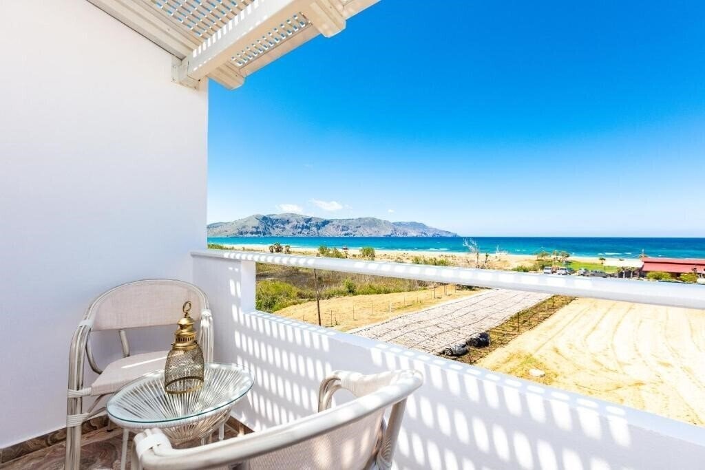 Hotel Pinelopi Beach Suites Rethymno 4*