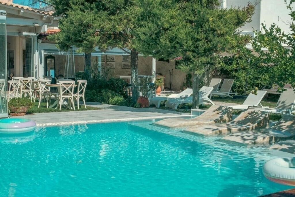 Фото Georgias Garden Hotel 3*