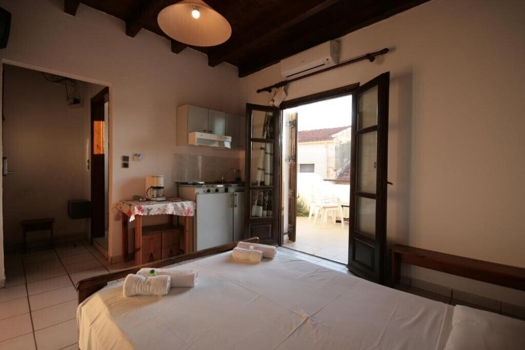Hotel Chania Rooms 3*