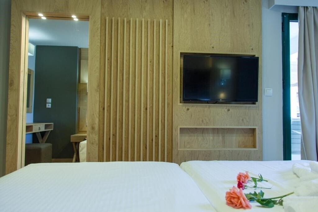 Фото Elmi Suites 4*