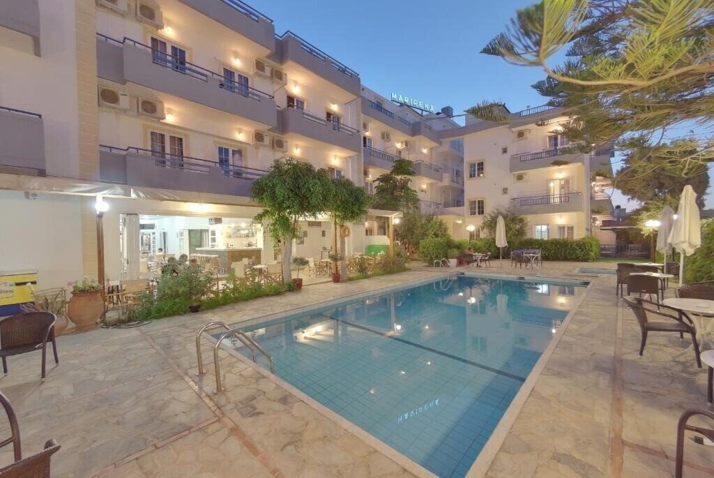 Готель Marirena 3*