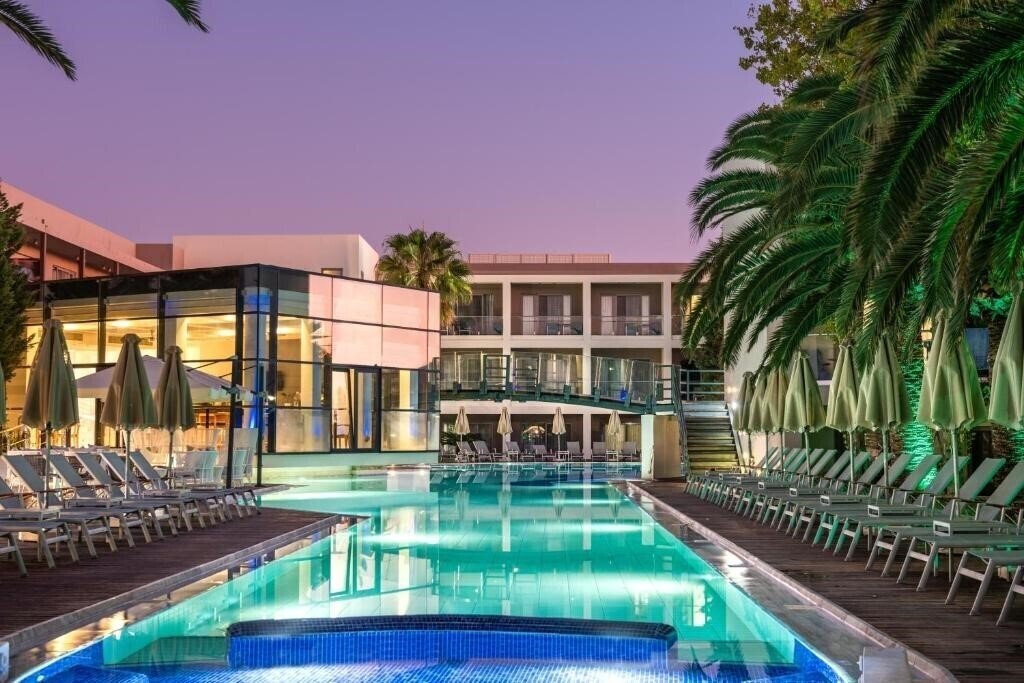 Готель Minos Mare Royal 5*