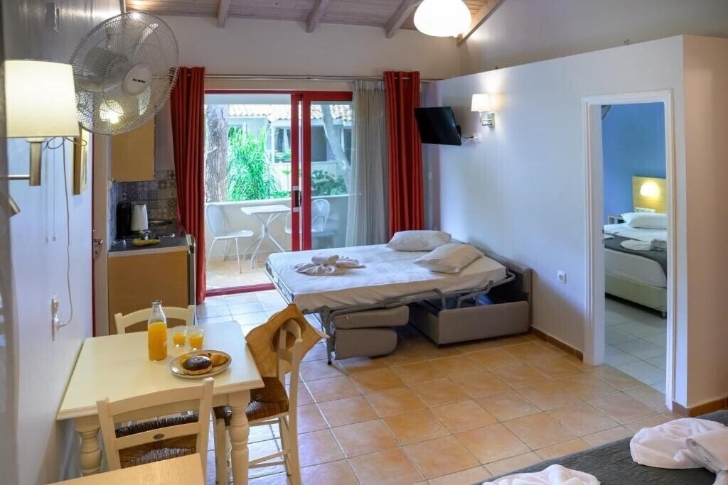 Zdjęcie Rouda Bay Beach Hotel (ex. Rouda Bay Hotel) 3*