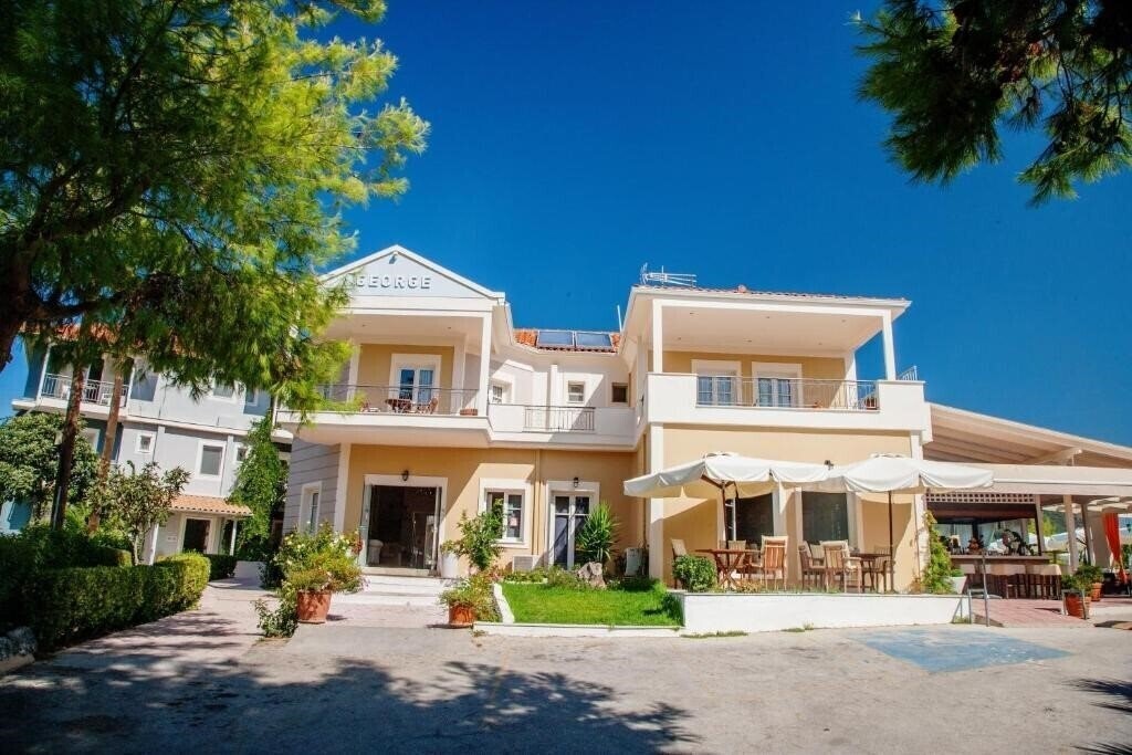 Картинка G. George 4*