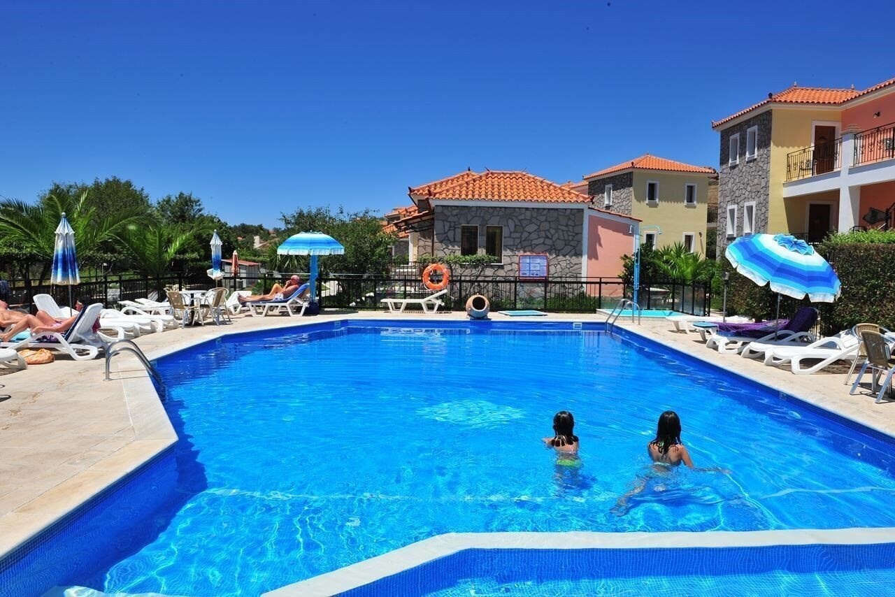 Готель Christina'S Garden 3*