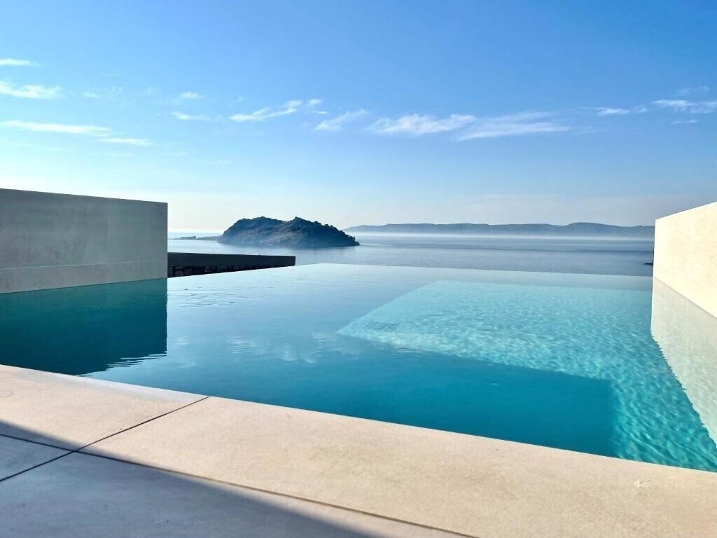 Hotel Eleia Seafront Villas 3*