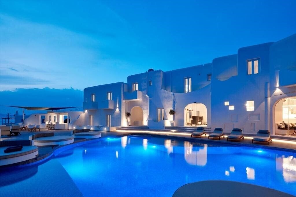 Готель Absolut Mykonos Suites 1*