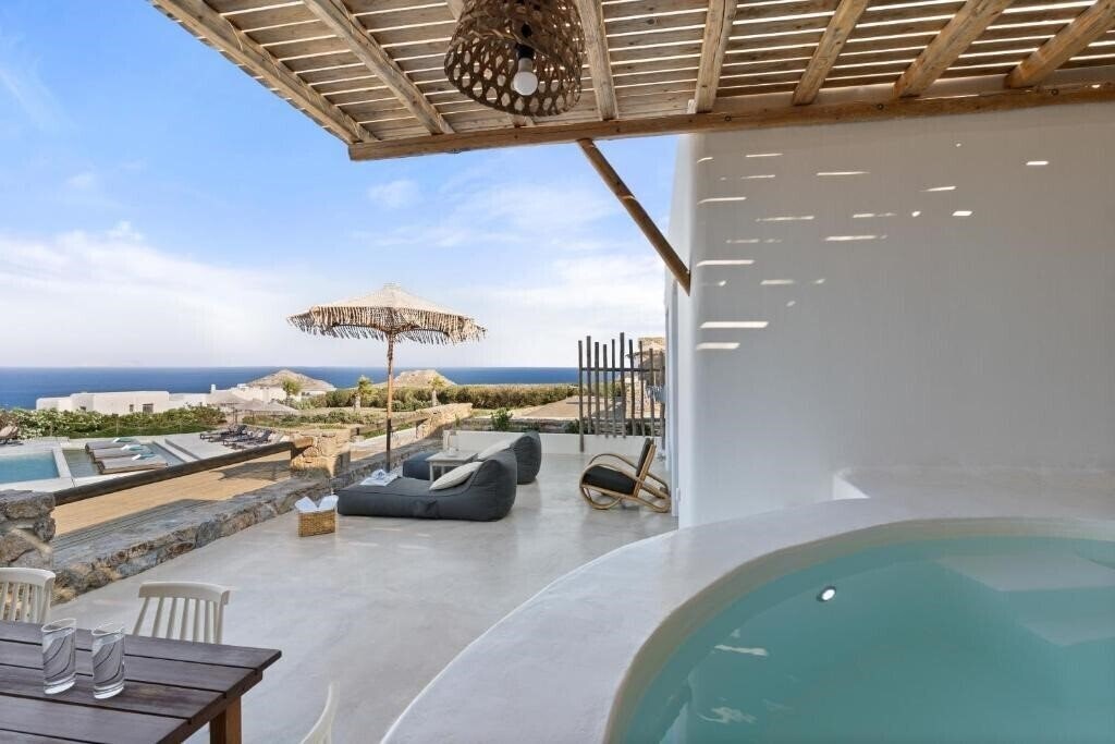 Готель Myconian Crown Suites 3*