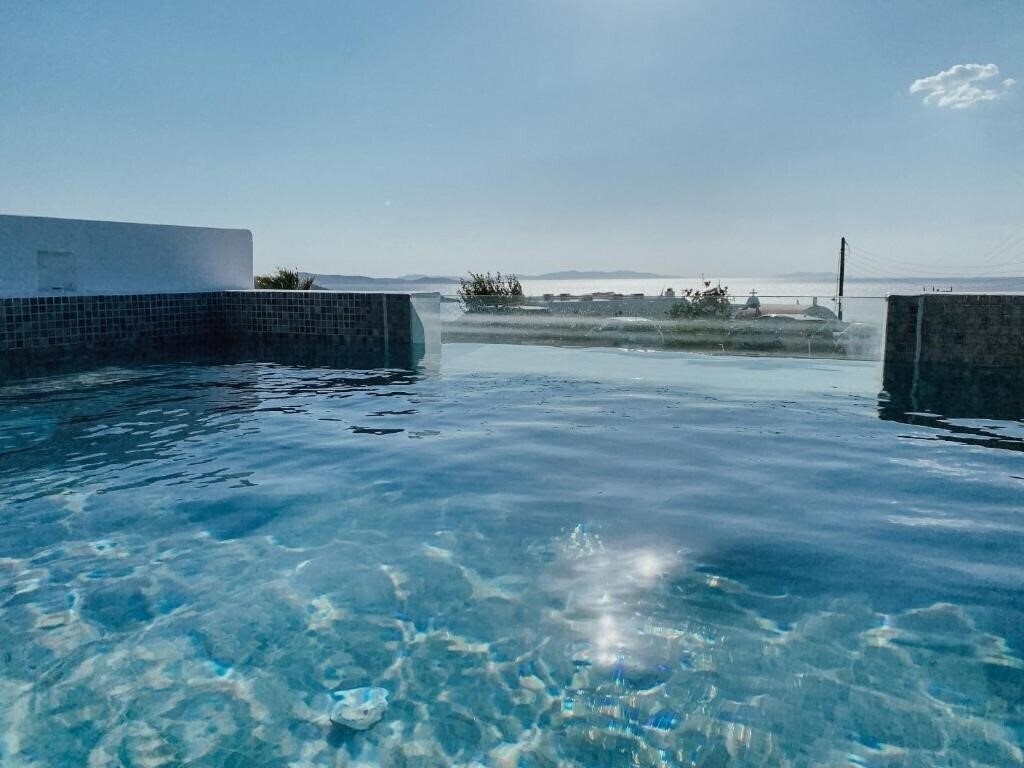 Hotel Eternal Suites 3*