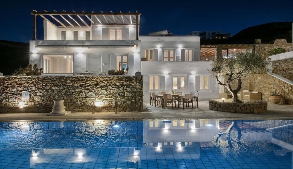 Готель Villa Galaxy Ftelia Beach 4*