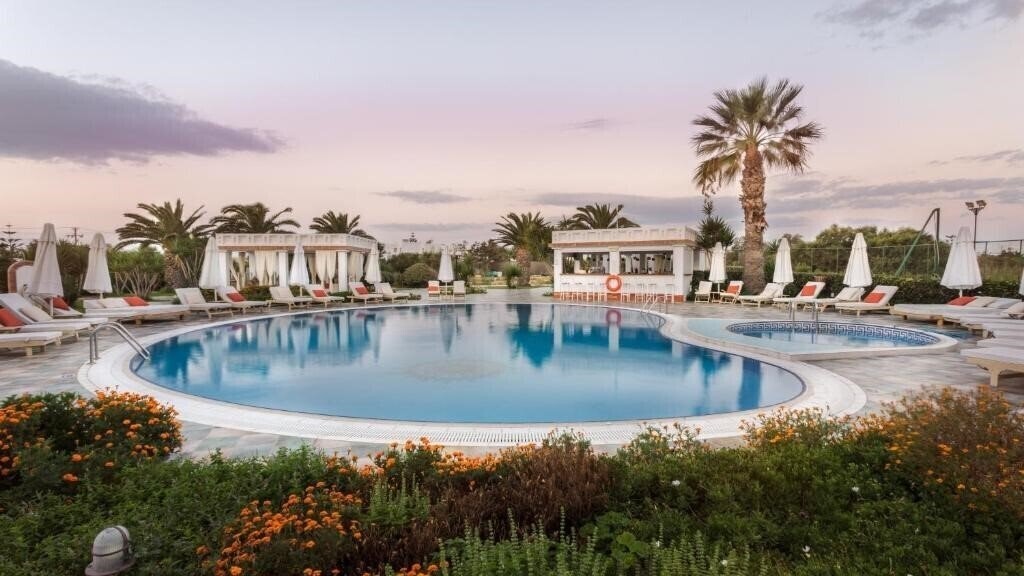 Готель Porto Naxos 4*